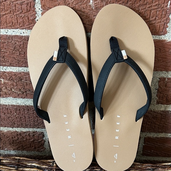 Reef Shoes - Reef Women's Tan Footbed Black Strap Sandals
